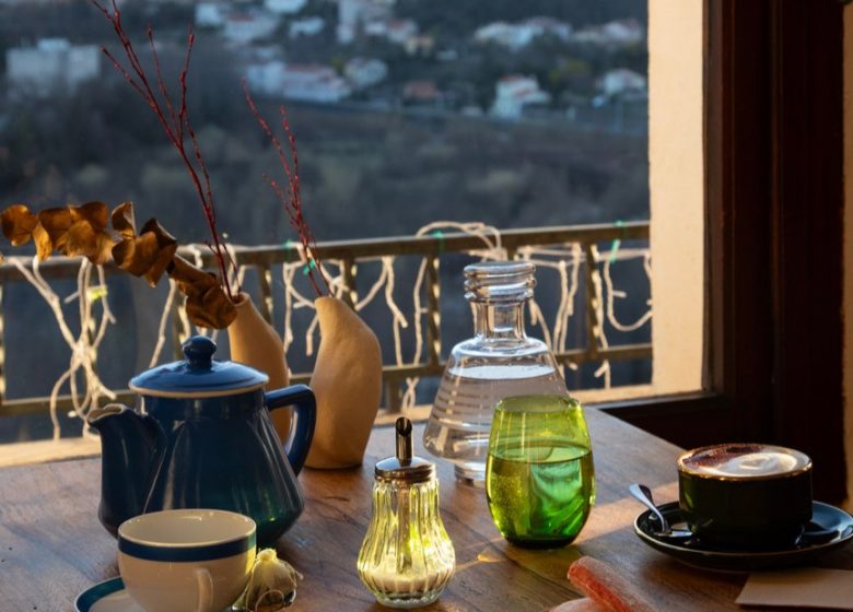 CAFÉ PERCHÉ