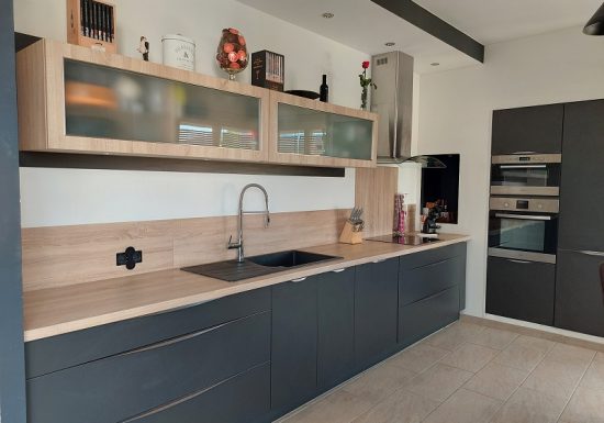 MAISON DE VILLE DANS QUARTIER RESIDENTIEL