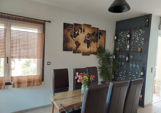 MAISON DE VILLE DANS QUARTIER RESIDENTIEL