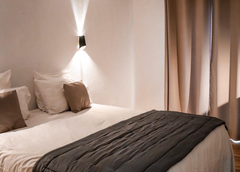 HOTEL-RESTAURANT LES GLYCINES