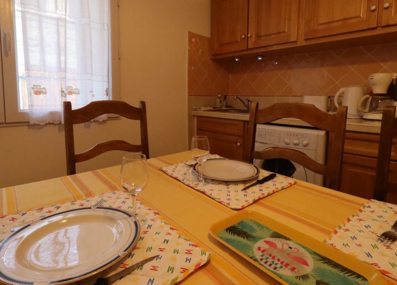 CHEZ SIMONE