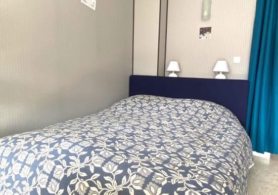 MONTAGNE ET CHÂTEAU