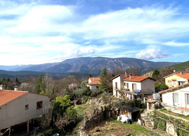 MOUNTAIN AND CASTLE