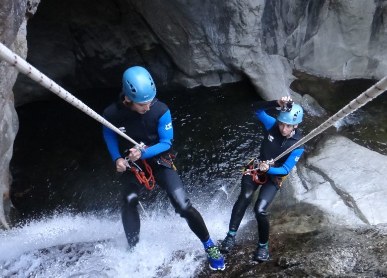 EXPERIÈNCIA DE CANYONING