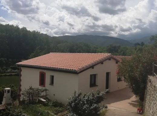 GÎTE AU BORD DU LAC DES ESCOUMES