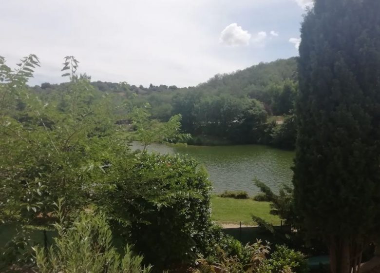 COTTAGE ON THE EDGE OF LAKE DES ESCOUMES