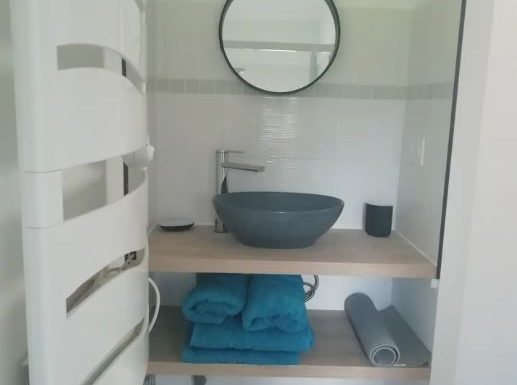 GÎTE AU BORD DU LAC DES ESCOUMES