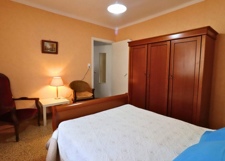 CHEZ SIMONE