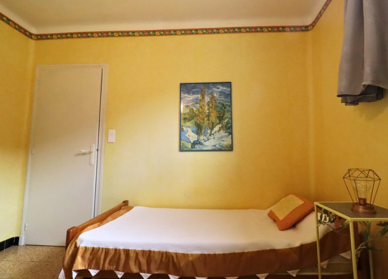 CHEZ SIMONE