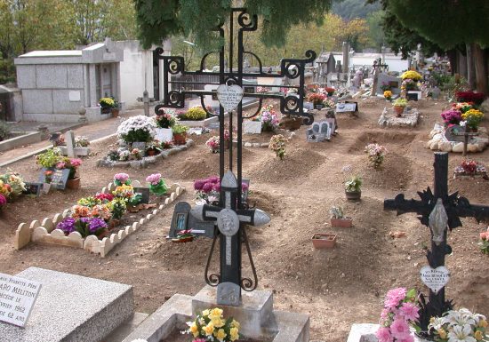 LES NECROPOLES AMELIENNES