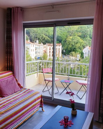 COSTA FESENBECK MARIE-THERESE 32