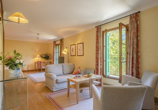 LES PYRENEES – GRAND HOTEL & CHATEAU