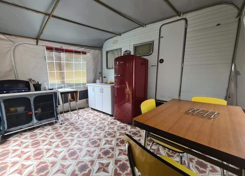 CARAVANE VINTAGE DE CHARME – CAMPING LE CANIGOU