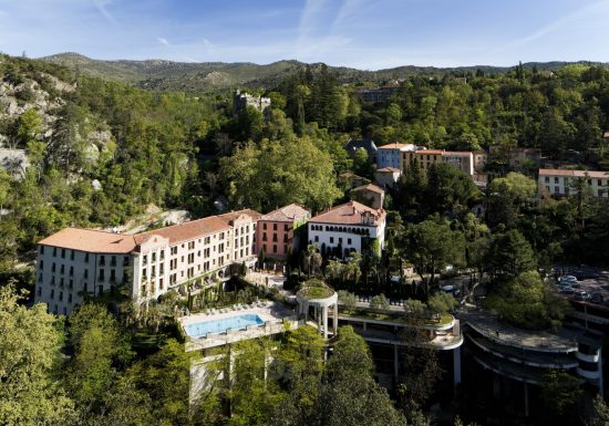 LES PYRENEES – GRAND HOTEL & CHATEAU