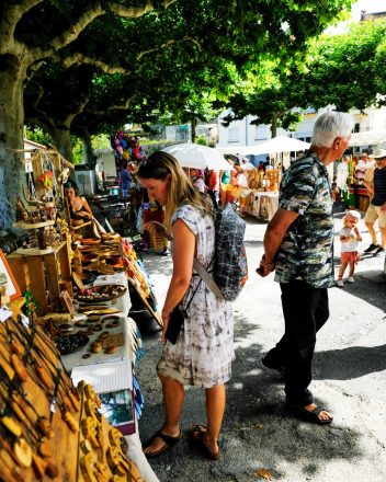 MARCHÉ HEBDOMADAIRE