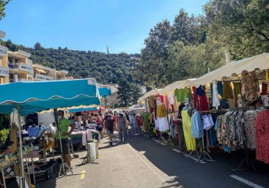 MARCHÉ HEBDOMADAIRE