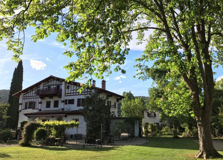 PARC VILLA – CASA DE BAIX