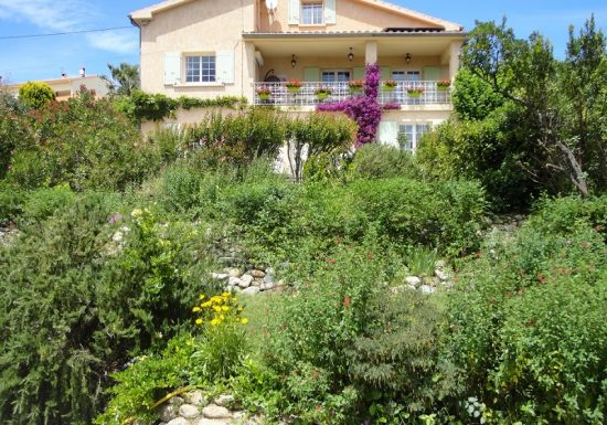 CHEZ CLAUDE ET JACKIE