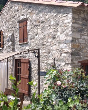 LA MONTAGNE AUX ETOILES – GÎTE LA SOURCE