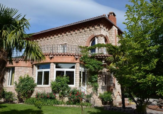 LA VILLA CATALANE