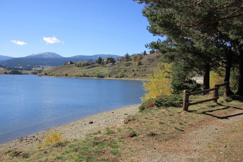 Tour du lac de Puyvalador (PR30)