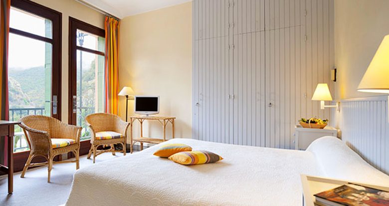 GRAND HOTEL LES PYRENEES
